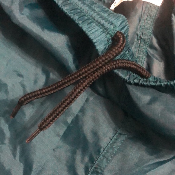 Vintage Helly Hansen Men’s Windbreaker Track Pants Zip Bottoms in Forest Green - Picture 6 of 9